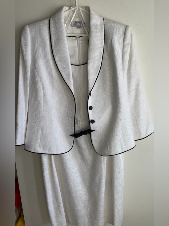 Tahari ASL Dresses & Skirts - 🆕 Tahari ASL White Two-Piece Skirt Suit with Black Trim - new with tags
